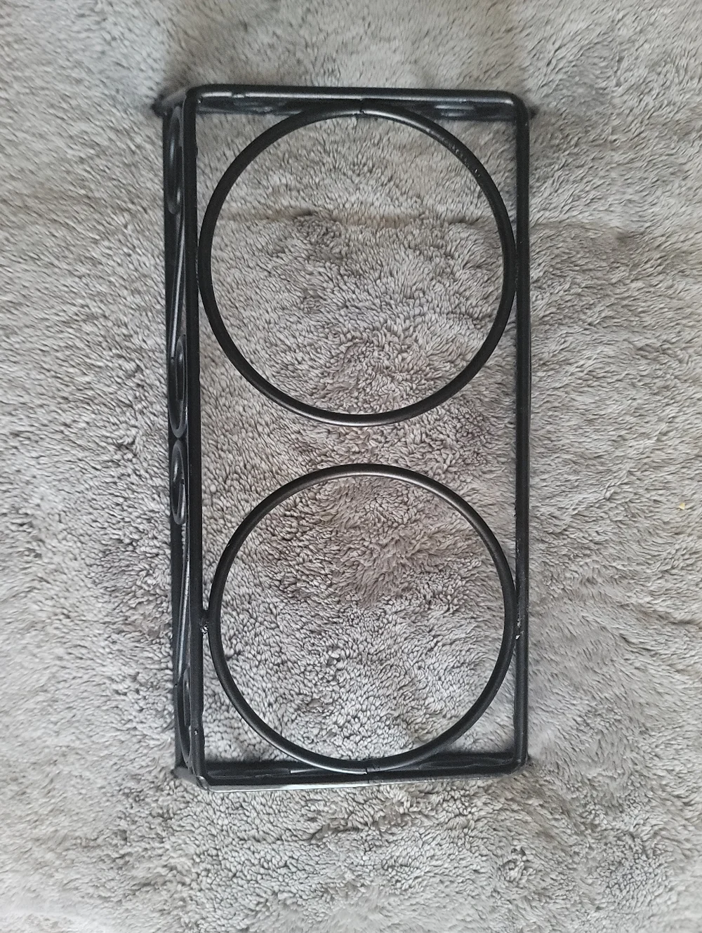 WROUGHT IRON Small Pets Feeding Bowl Holder